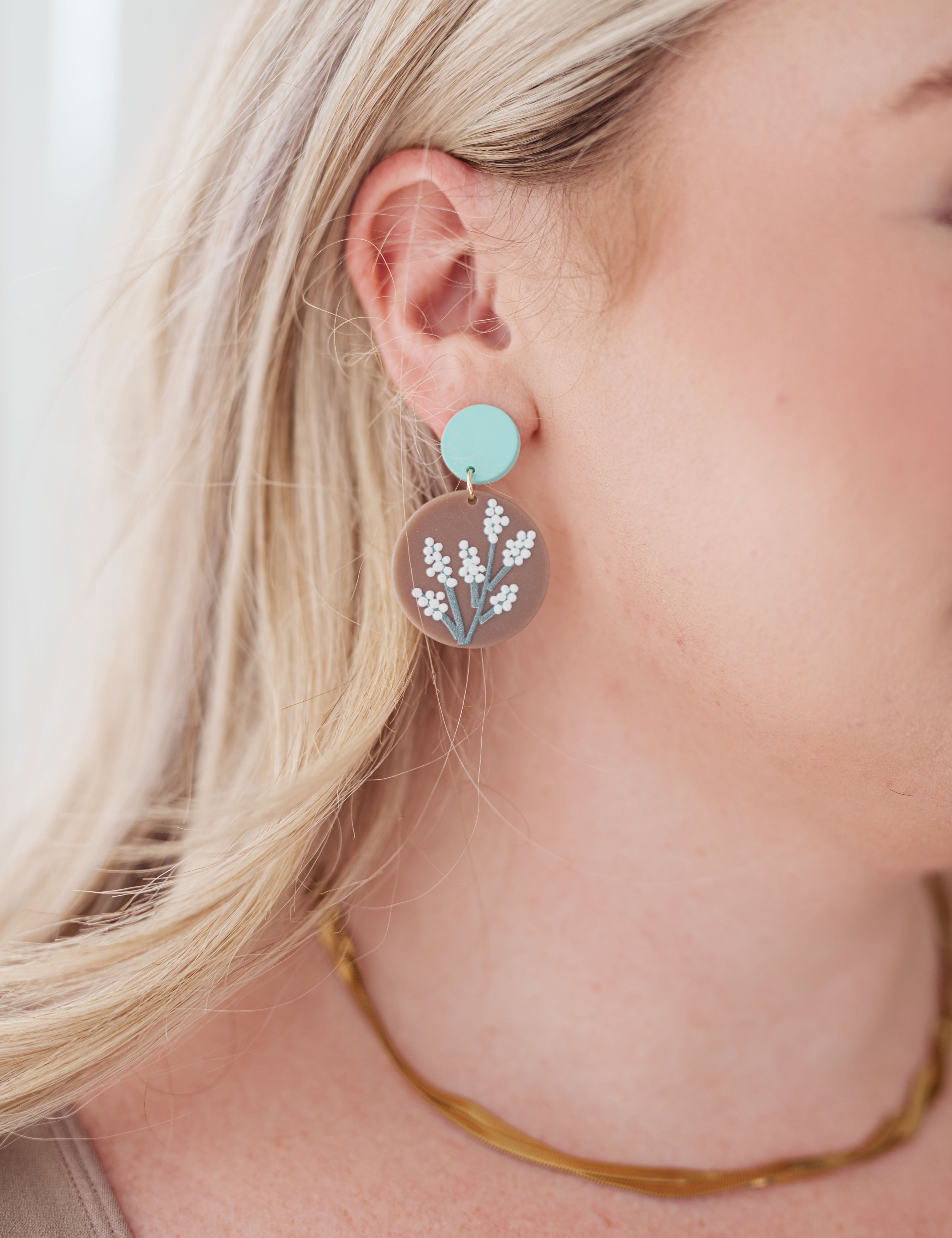 BabiesBreathHandmadeAcrylicEarrings2.jpg