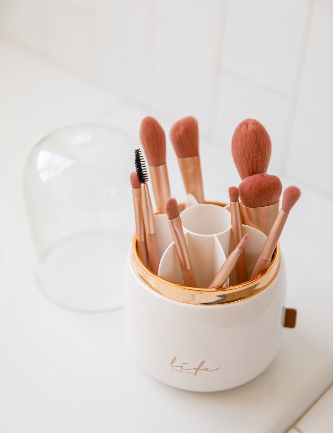 LuxeRotatingMakeupStorageCase3.jpg
