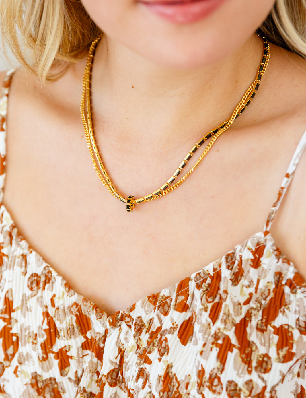 She_sGotADarkStreakNecklace1.jpg